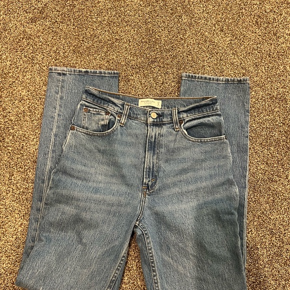 Abercrombie and Fitch 90s straight ultra high-rise - Picture 2 of 5